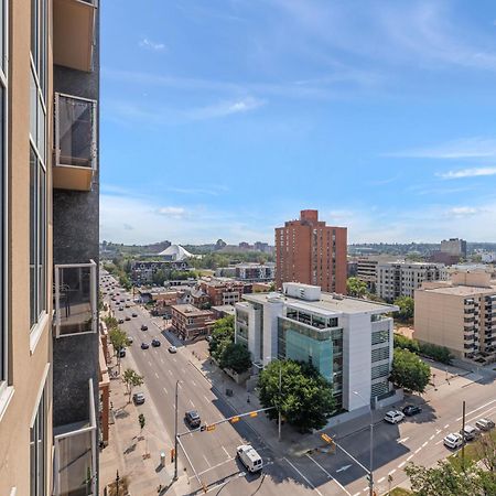 Heart Of Downtown Calgary Spacious Luxury Condo With Stunning Views And Premium Amenities 외부 사진