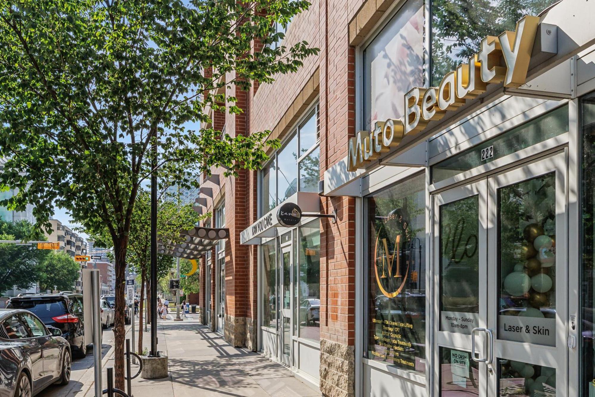 Heart Of Downtown Calgary Spacious Luxury Condo With Stunning Views And Premium Amenities 외부 사진